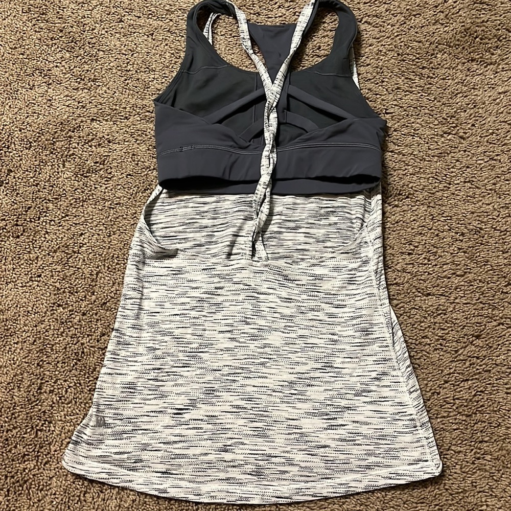 Lululemon size 4 workout tank